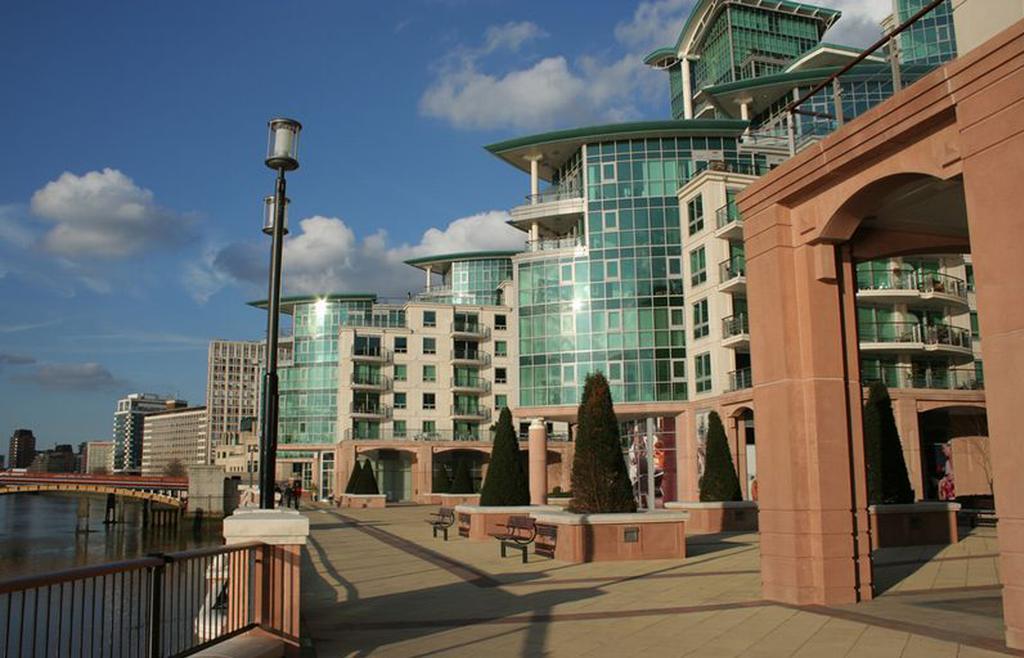Ferienwohnung Aquarius at St. George Wharf London Exterior foto